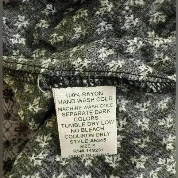 Women’s Koi America Long Blouse - Picture 4 of 6